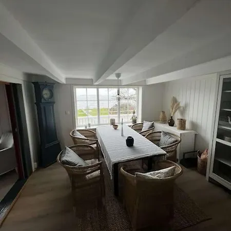 Unique House With Private And Spacious Outdoor Area Spangereid