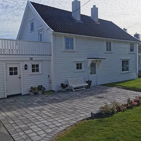 Unique House With Private And Spacious Outdoor Area * Spangereid