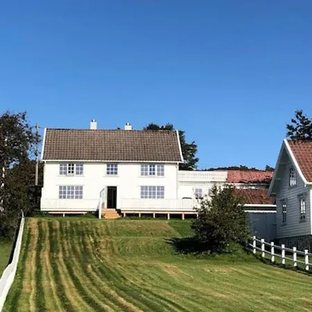Unique House With Private And Spacious Outdoor Area Spangereid